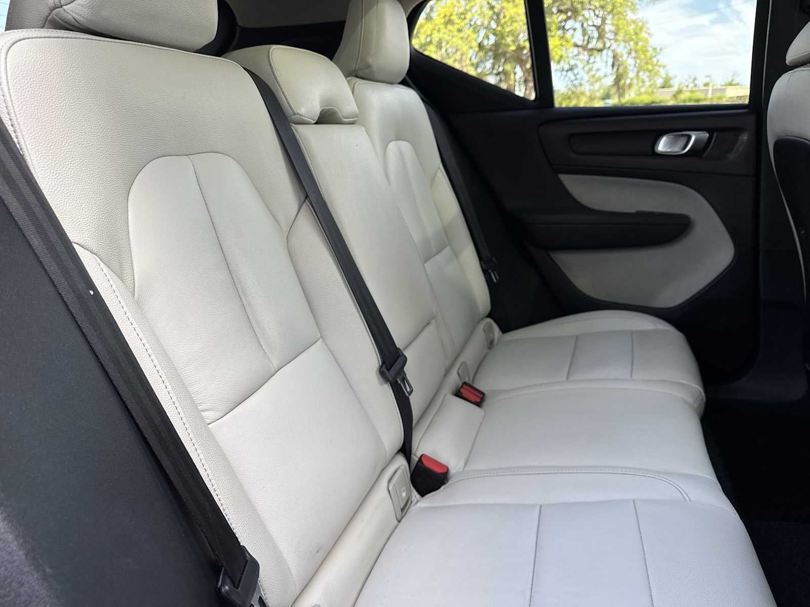 2020 Volvo XC40 Momentum
