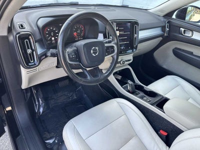 2020 Volvo XC40 Momentum