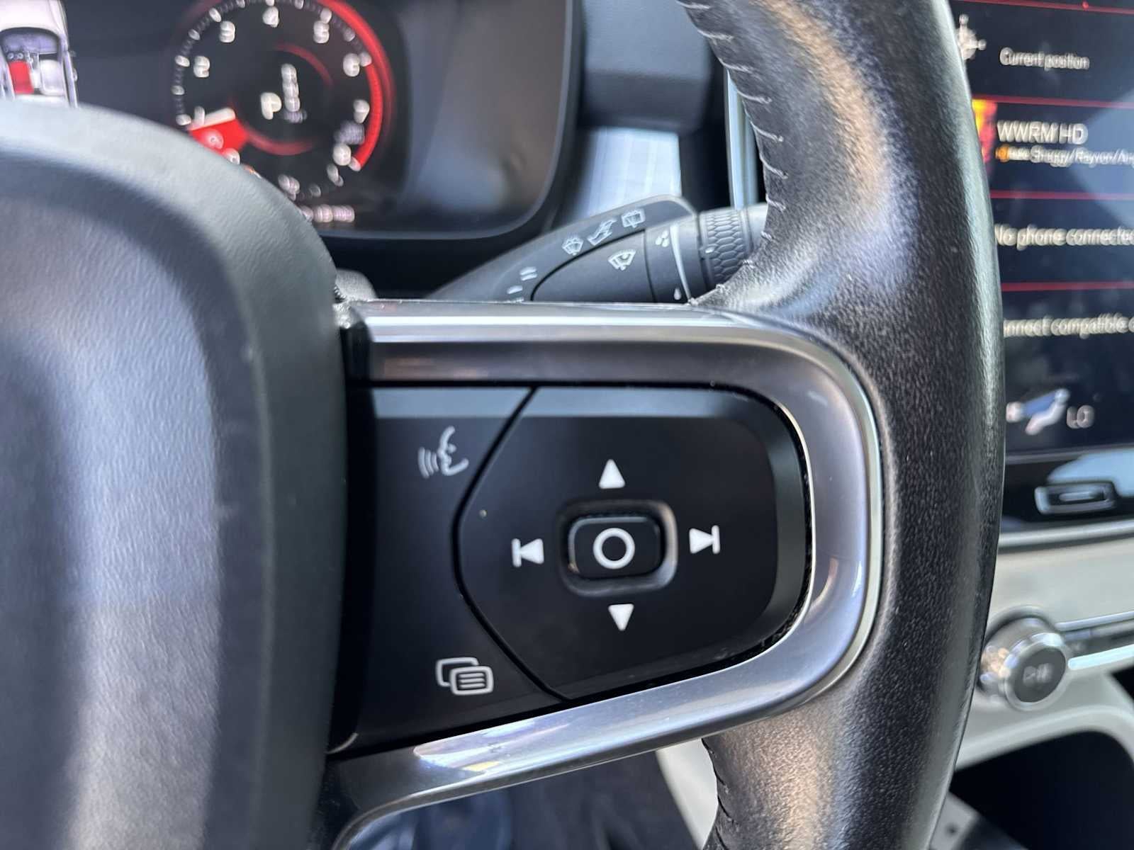 2020 Volvo XC40 Momentum