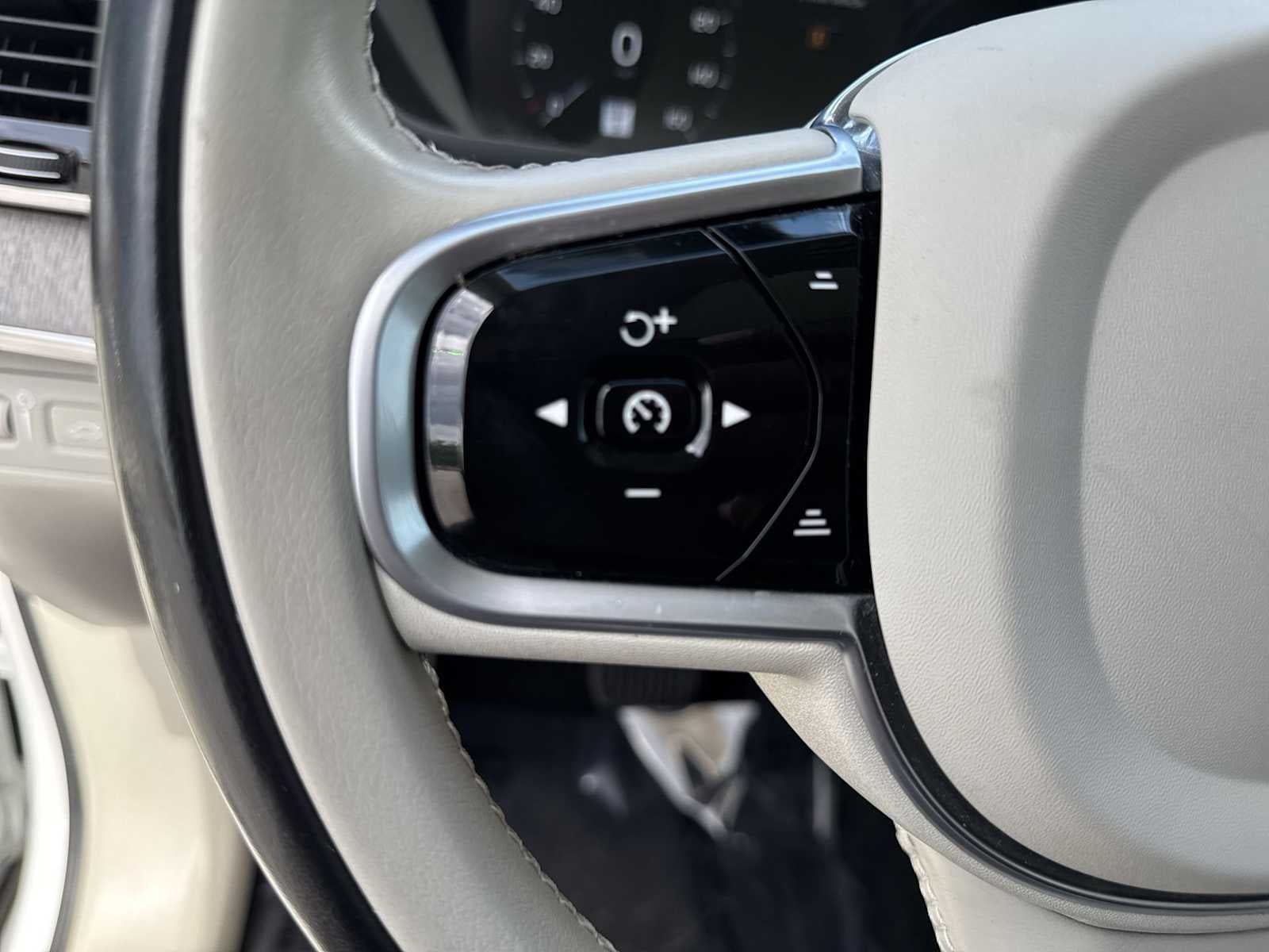 2022 Volvo XC90 Recharge Plug-In Hybrid Inscription