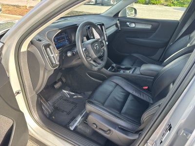 2023 Volvo XC40 Core