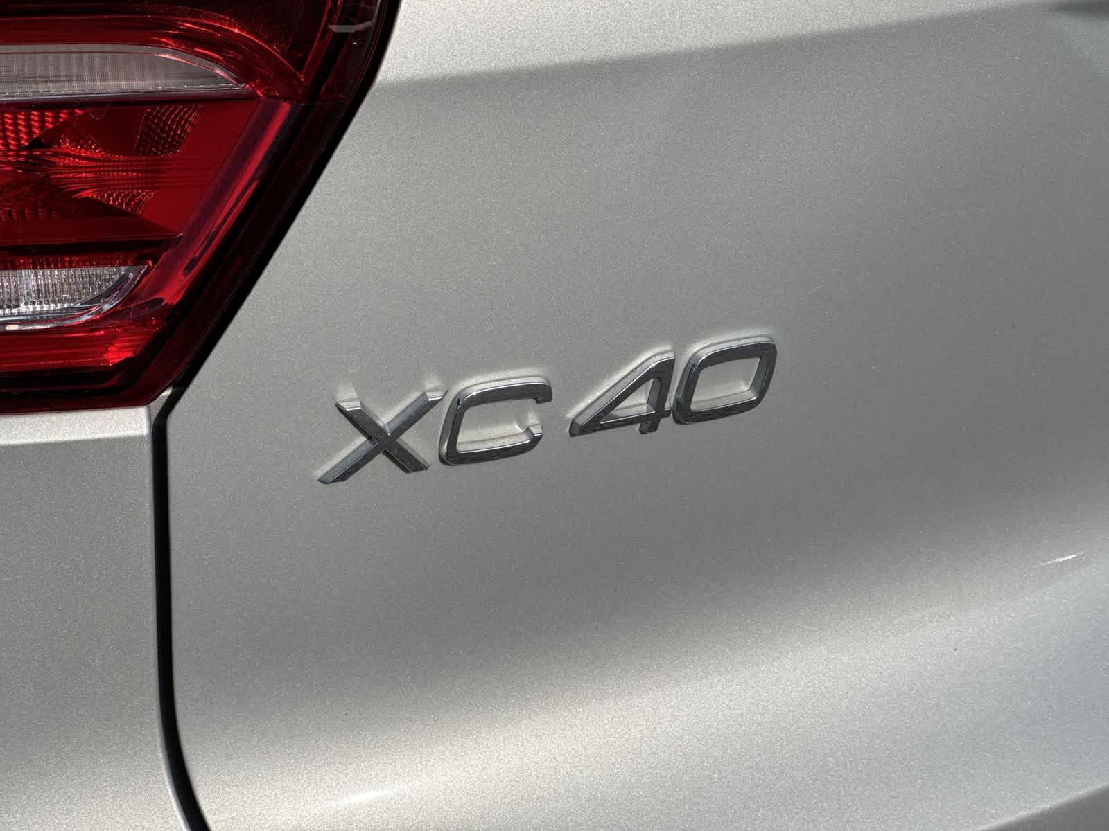 2023 Volvo XC40 Core