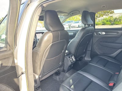 2023 Volvo XC40 Core