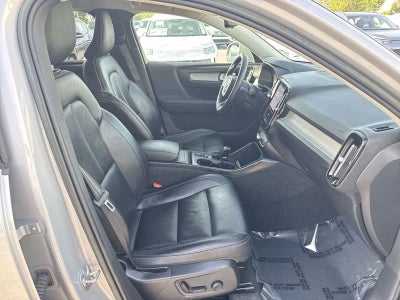 2023 Volvo XC40 Core