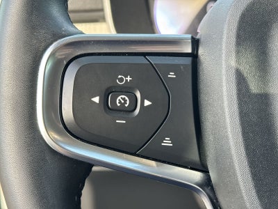 2023 Volvo XC40 Core