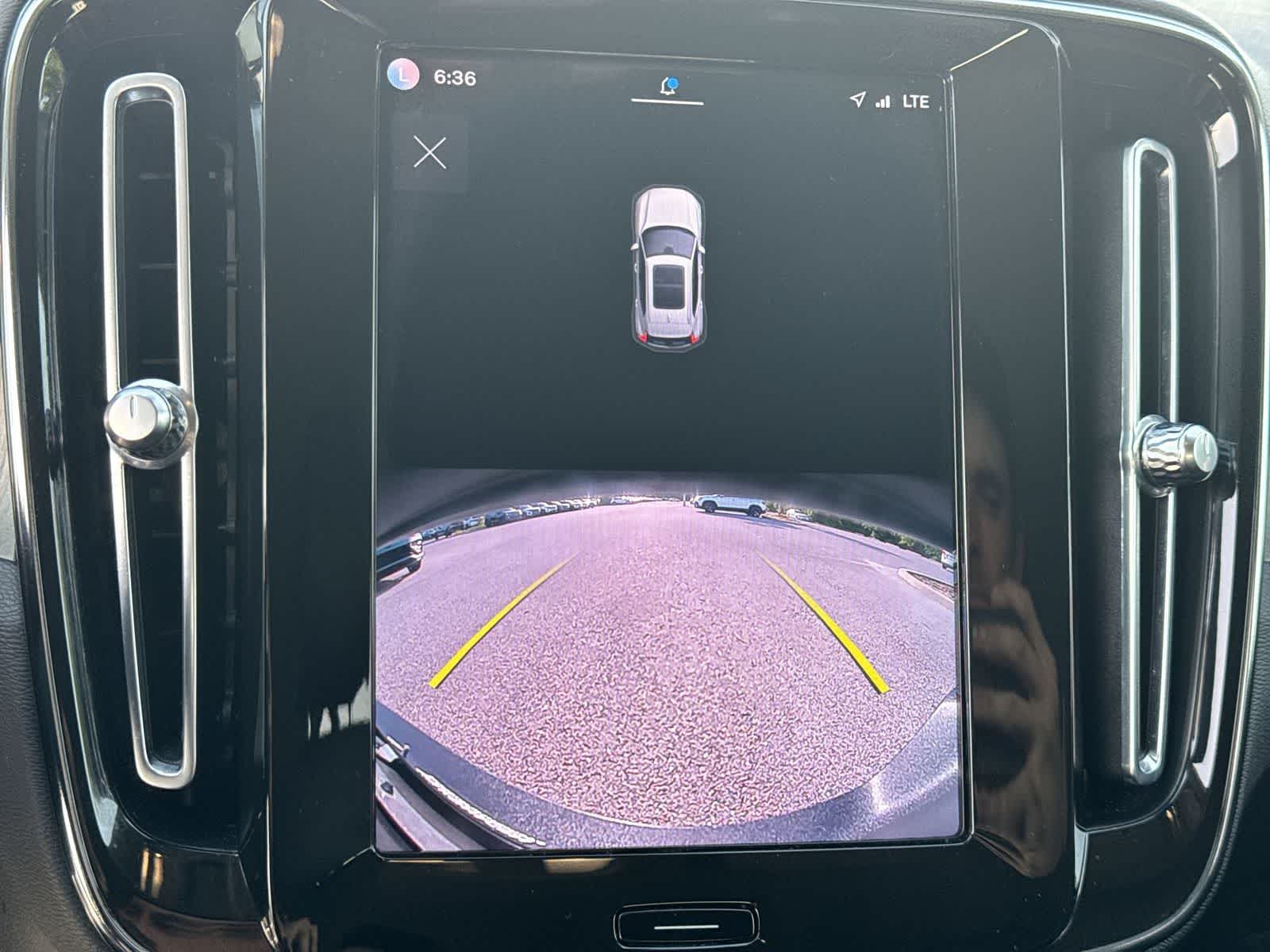 2023 Volvo XC40 Core