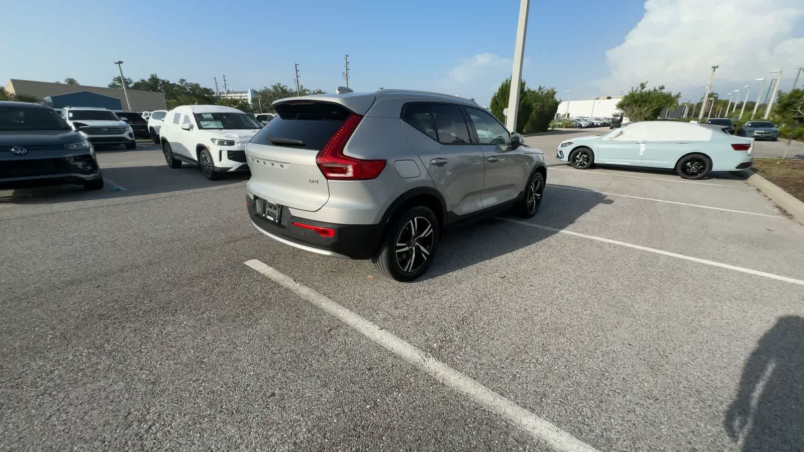 2023 Volvo XC40 Core