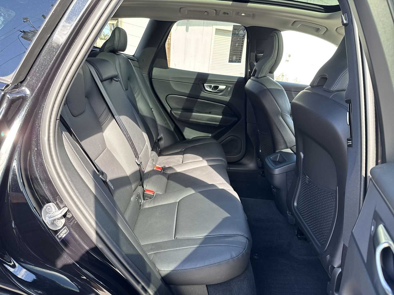 2023 Volvo XC60 Plus Dark Theme