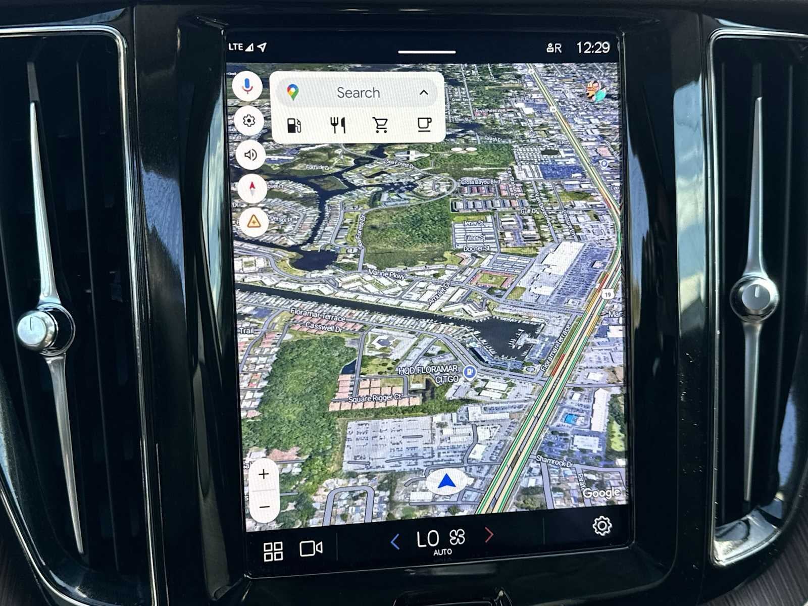 2023 Volvo XC60 Plus Dark Theme