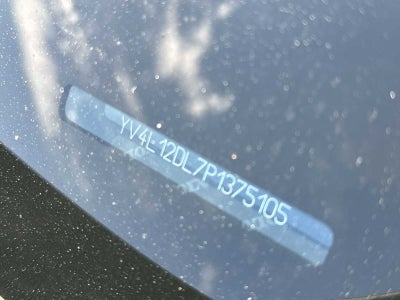 2023 Volvo XC60 Plus Dark Theme