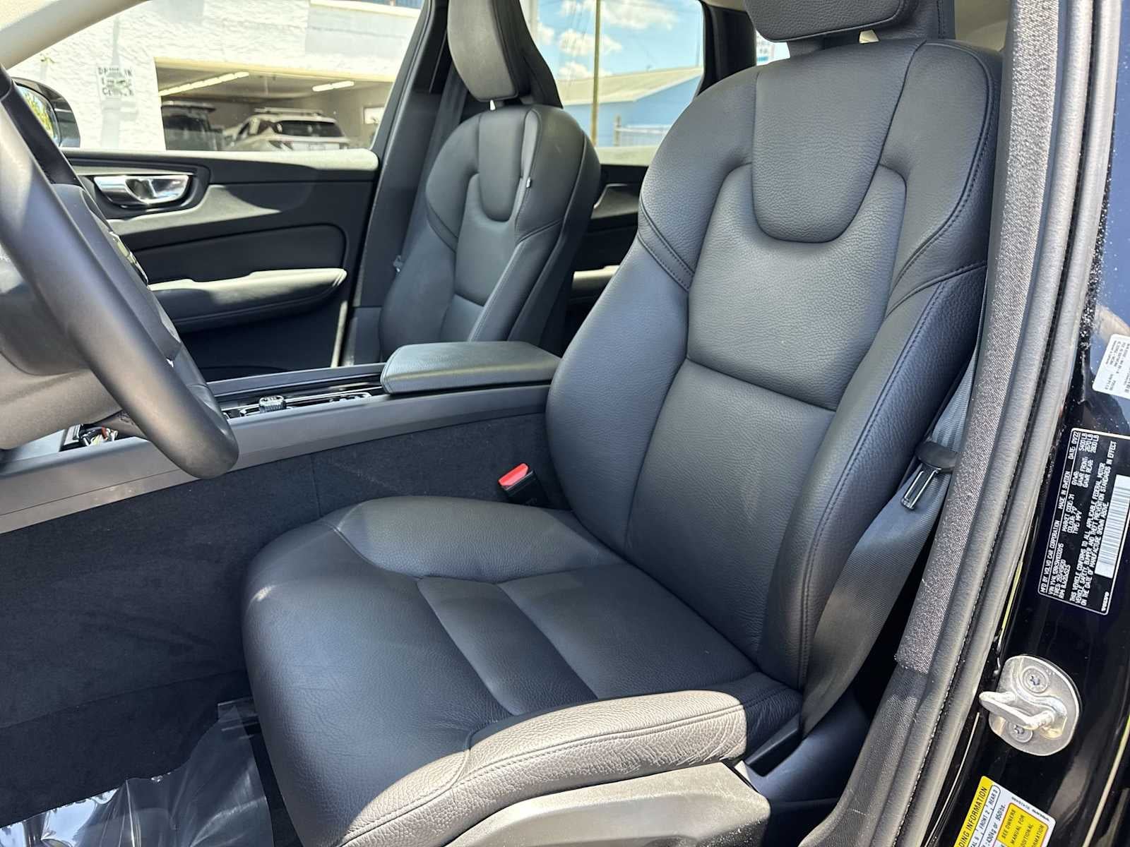 2022 Volvo XC60 Momentum