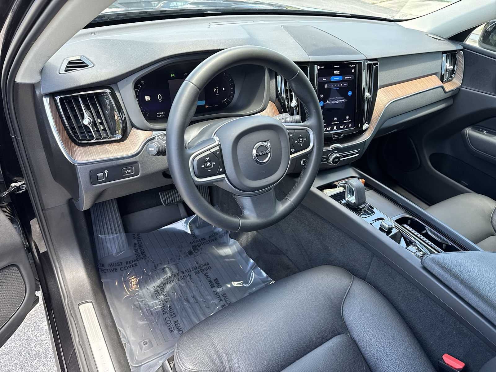 2022 Volvo XC60 Momentum