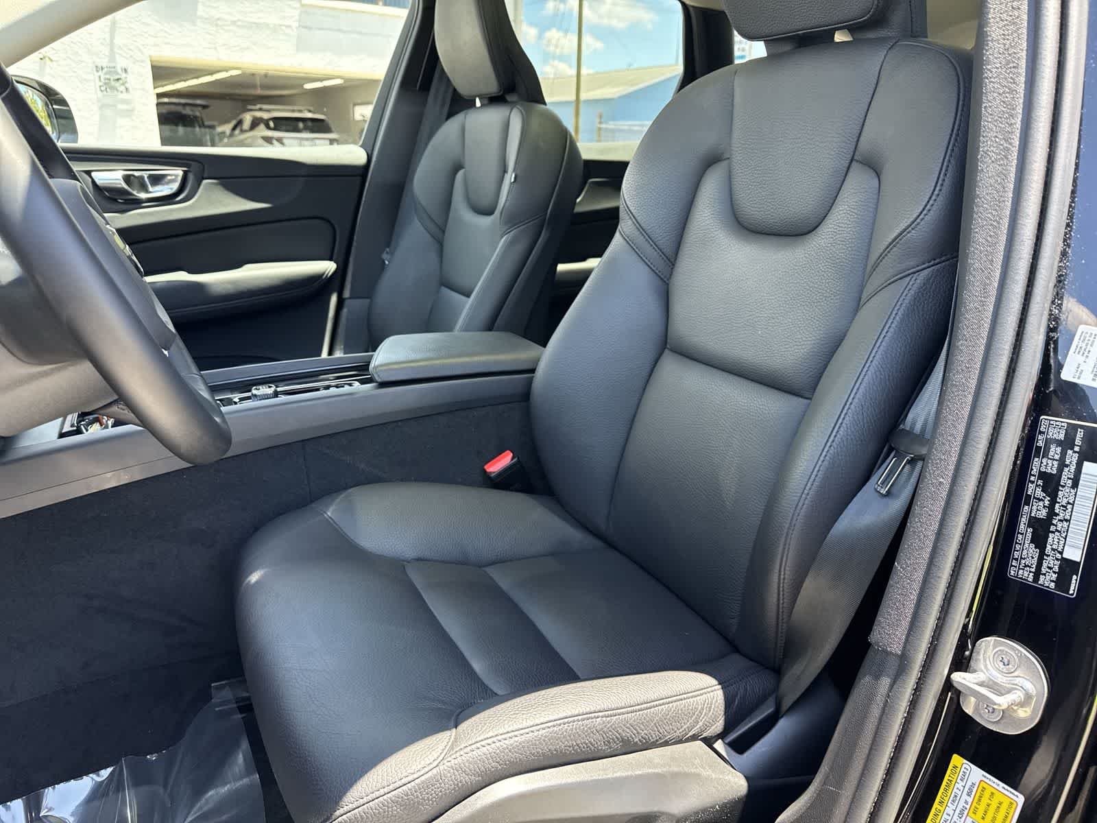2022 Volvo XC60 Momentum