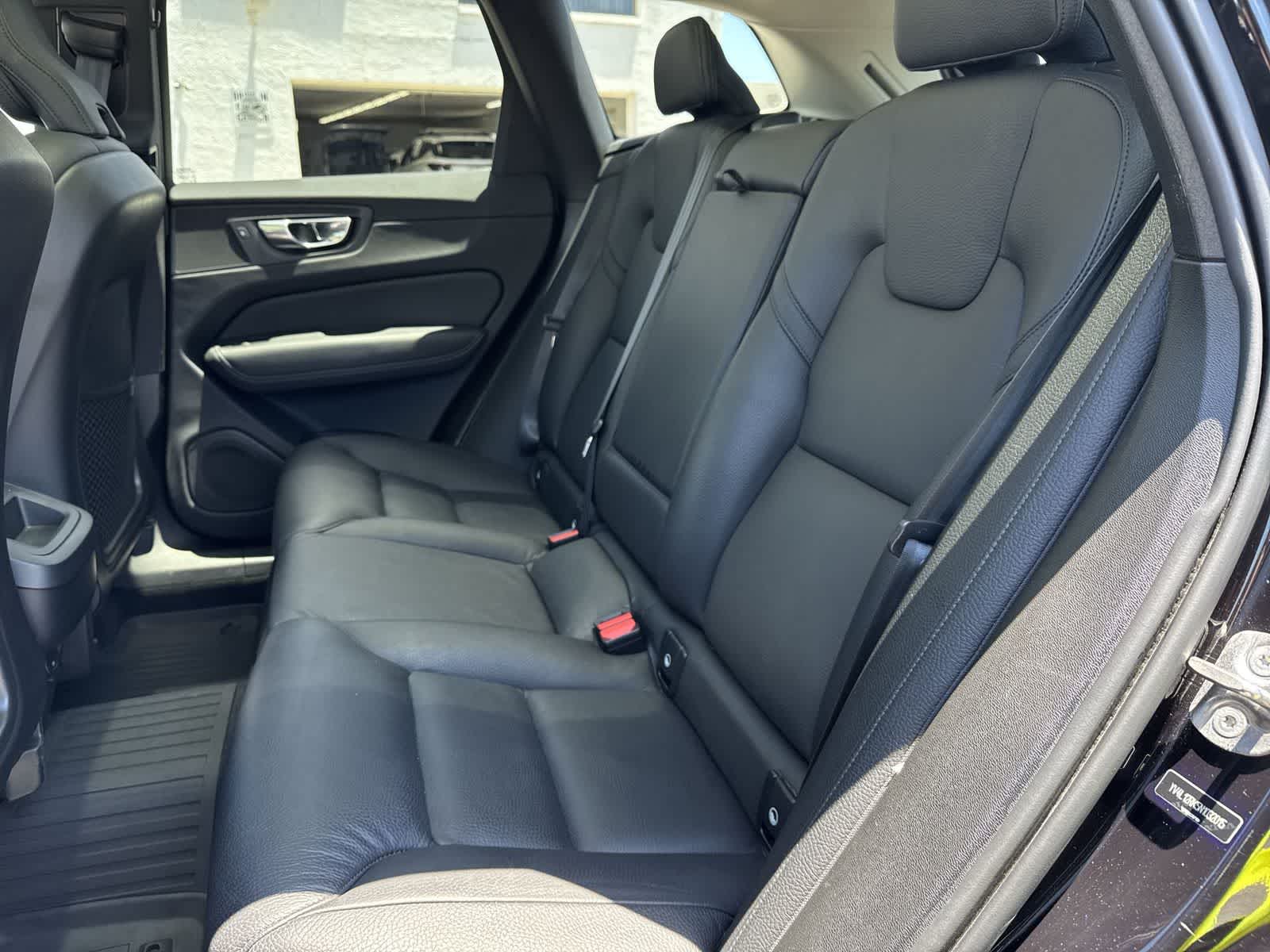 2022 Volvo XC60 Momentum