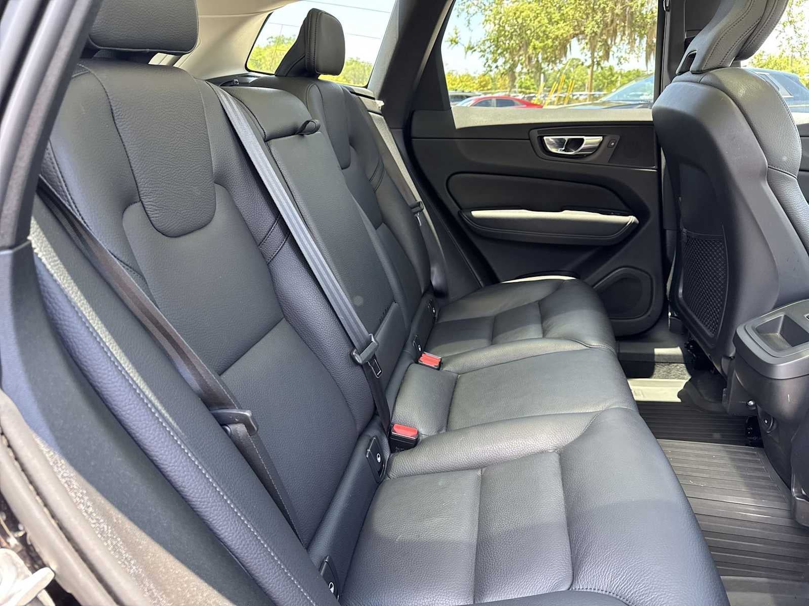 2022 Volvo XC60 Momentum