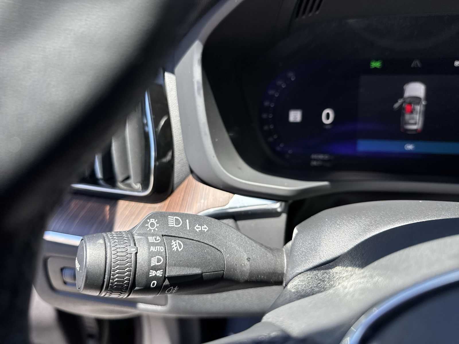 2022 Volvo XC60 Momentum