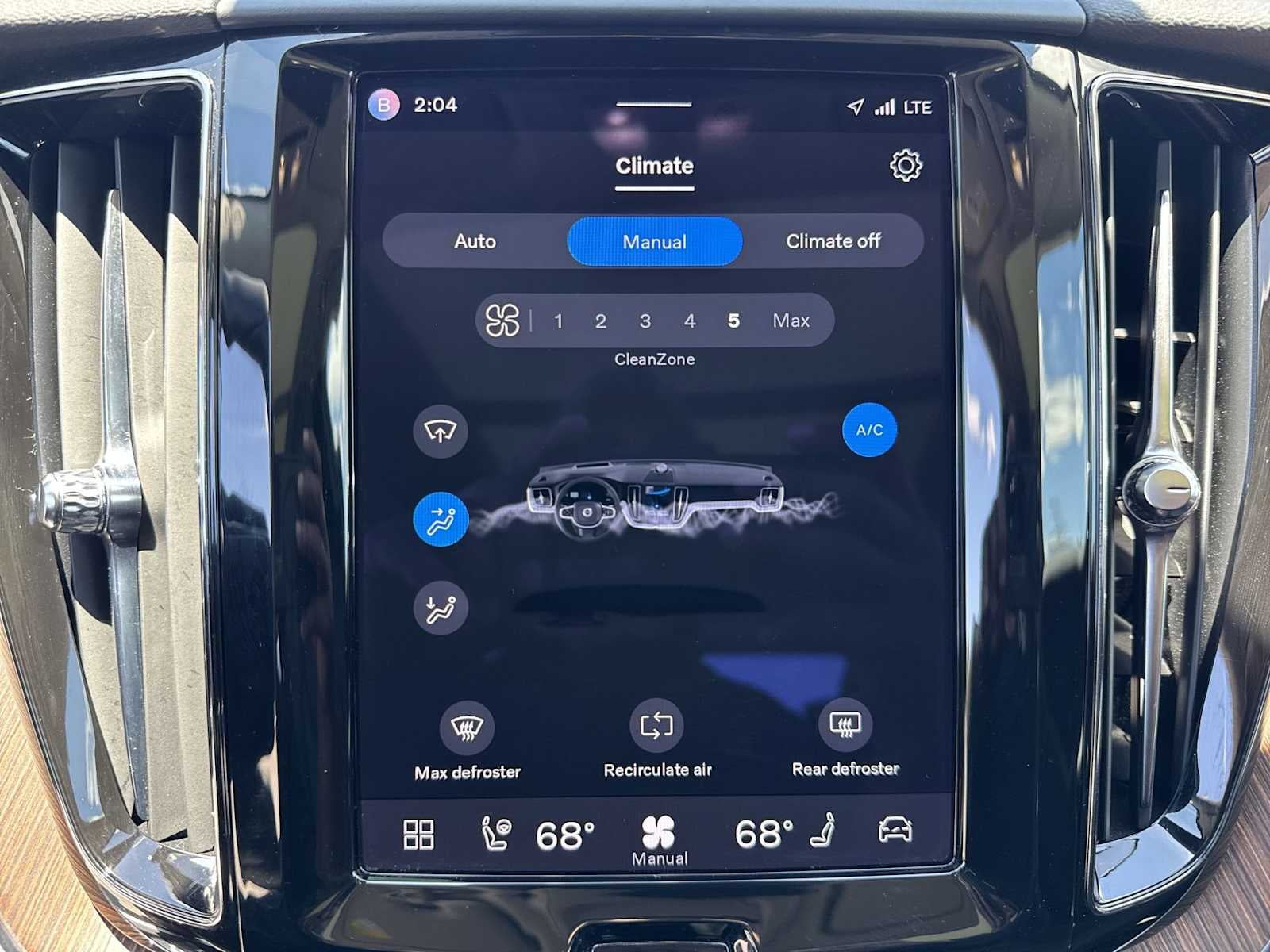 2022 Volvo XC60 Momentum
