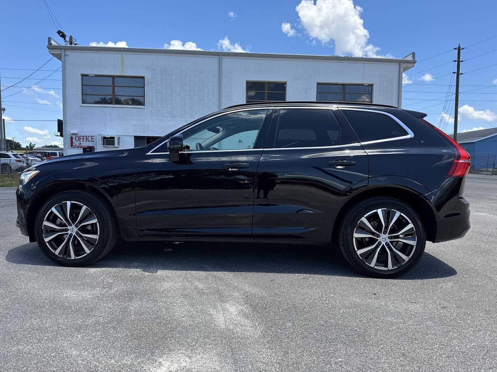 2022 Volvo XC60 Momentum
