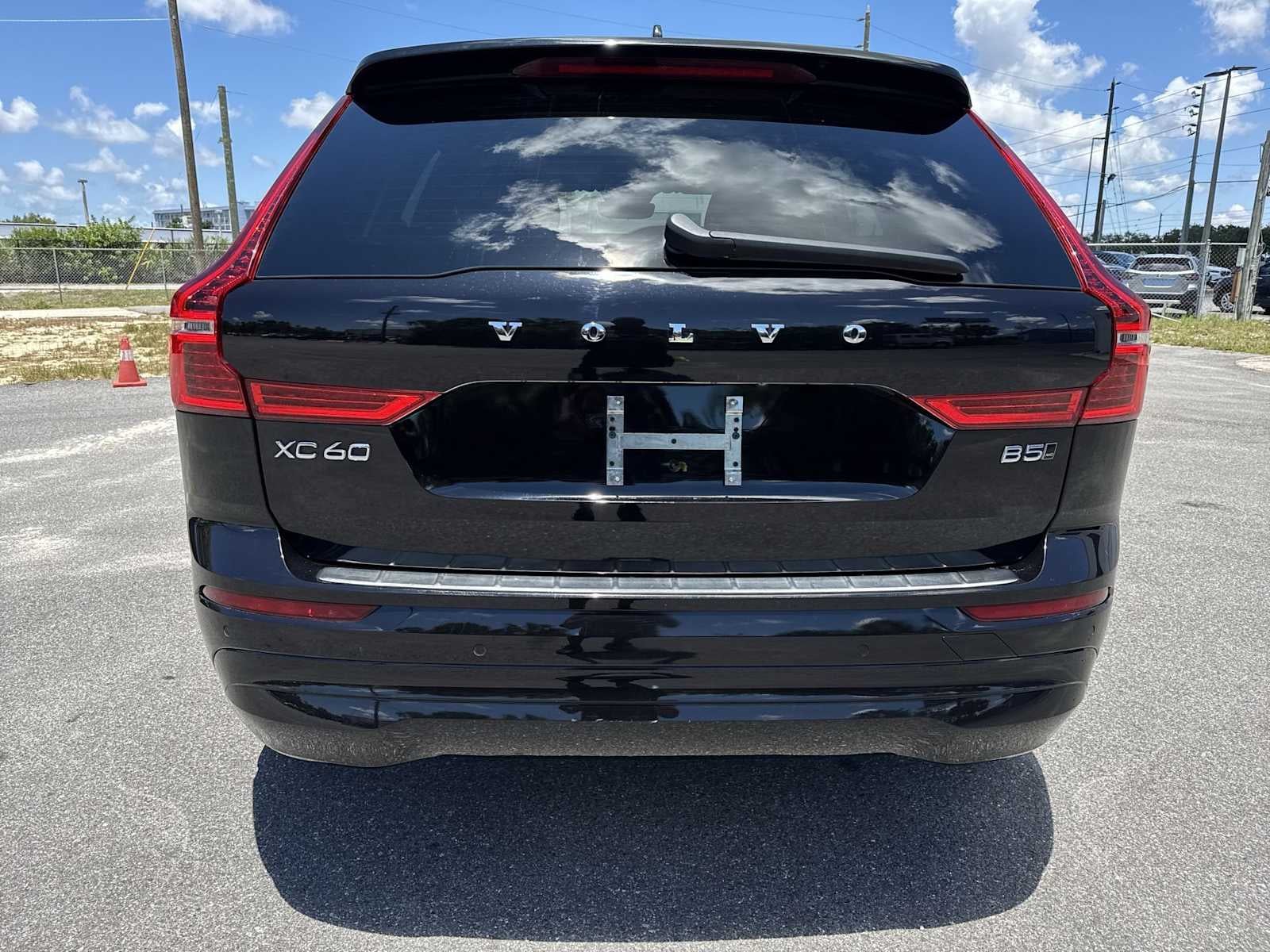 2022 Volvo XC60 Momentum