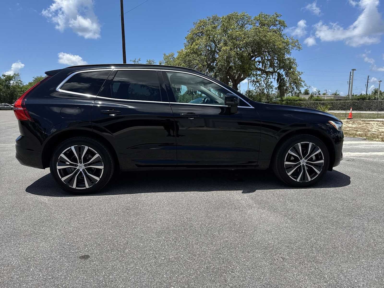 2022 Volvo XC60 Momentum