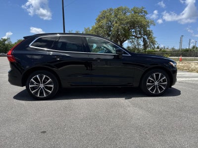 2022 Volvo XC60 Momentum