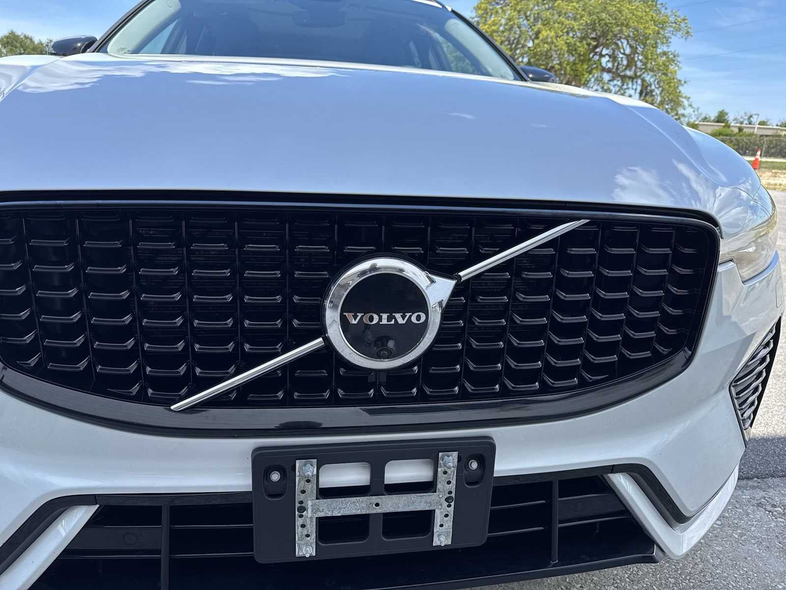 2023 Volvo XC60 Plus Dark Theme