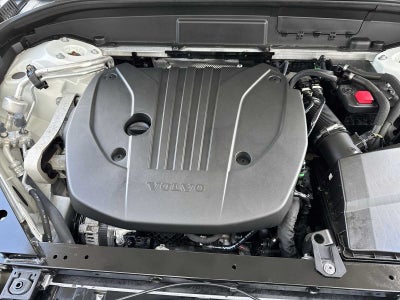 2023 Volvo XC60 Plus Dark Theme