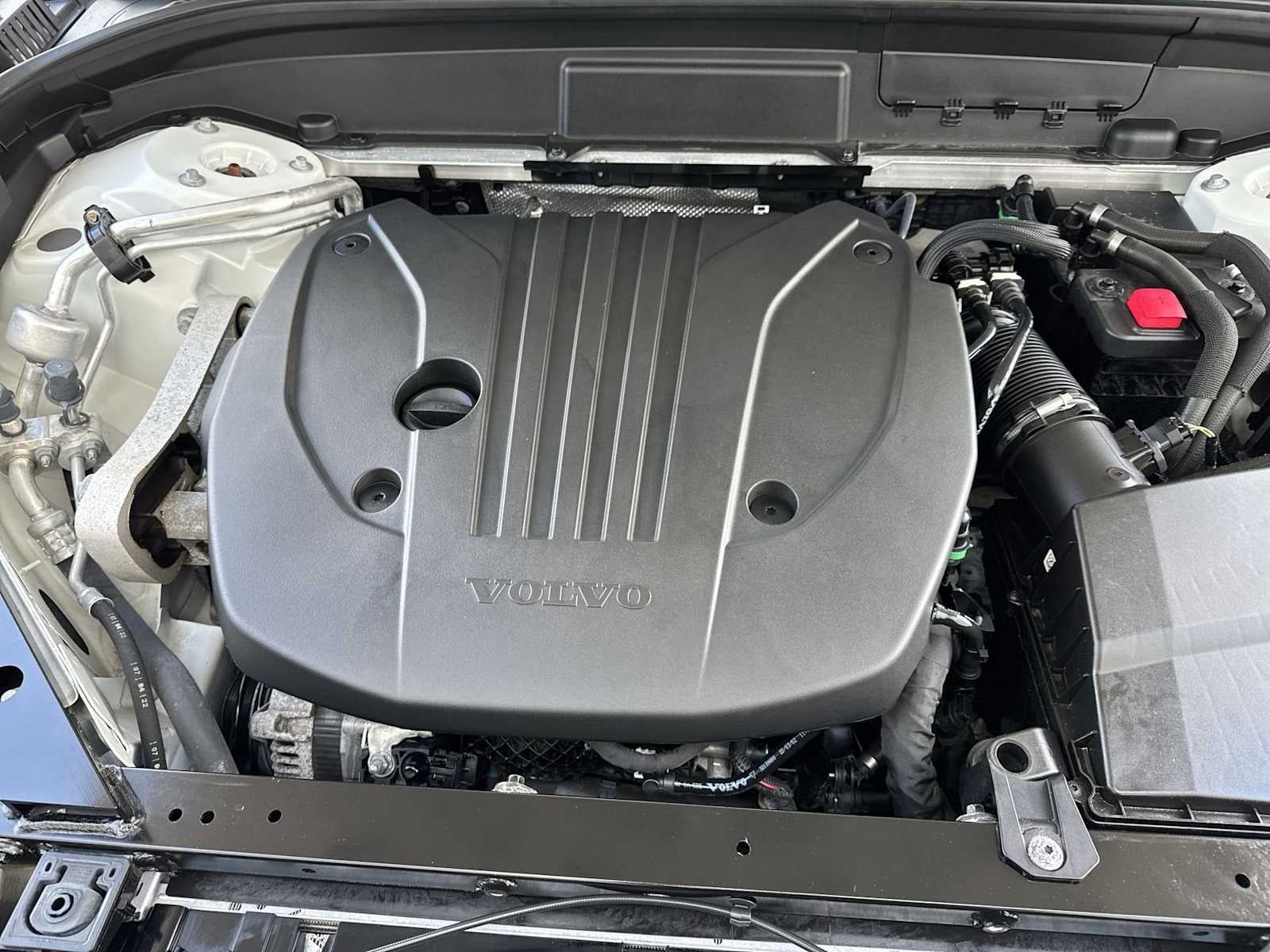 2023 Volvo XC60 Plus Dark Theme