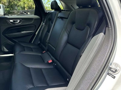 2023 Volvo XC60 Plus Dark Theme