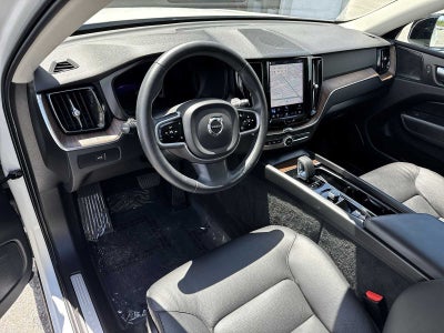 2023 Volvo XC60 Plus Dark Theme