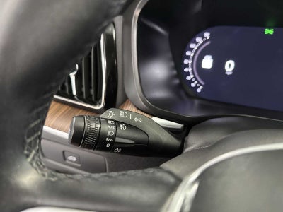 2023 Volvo XC60 Plus Dark Theme