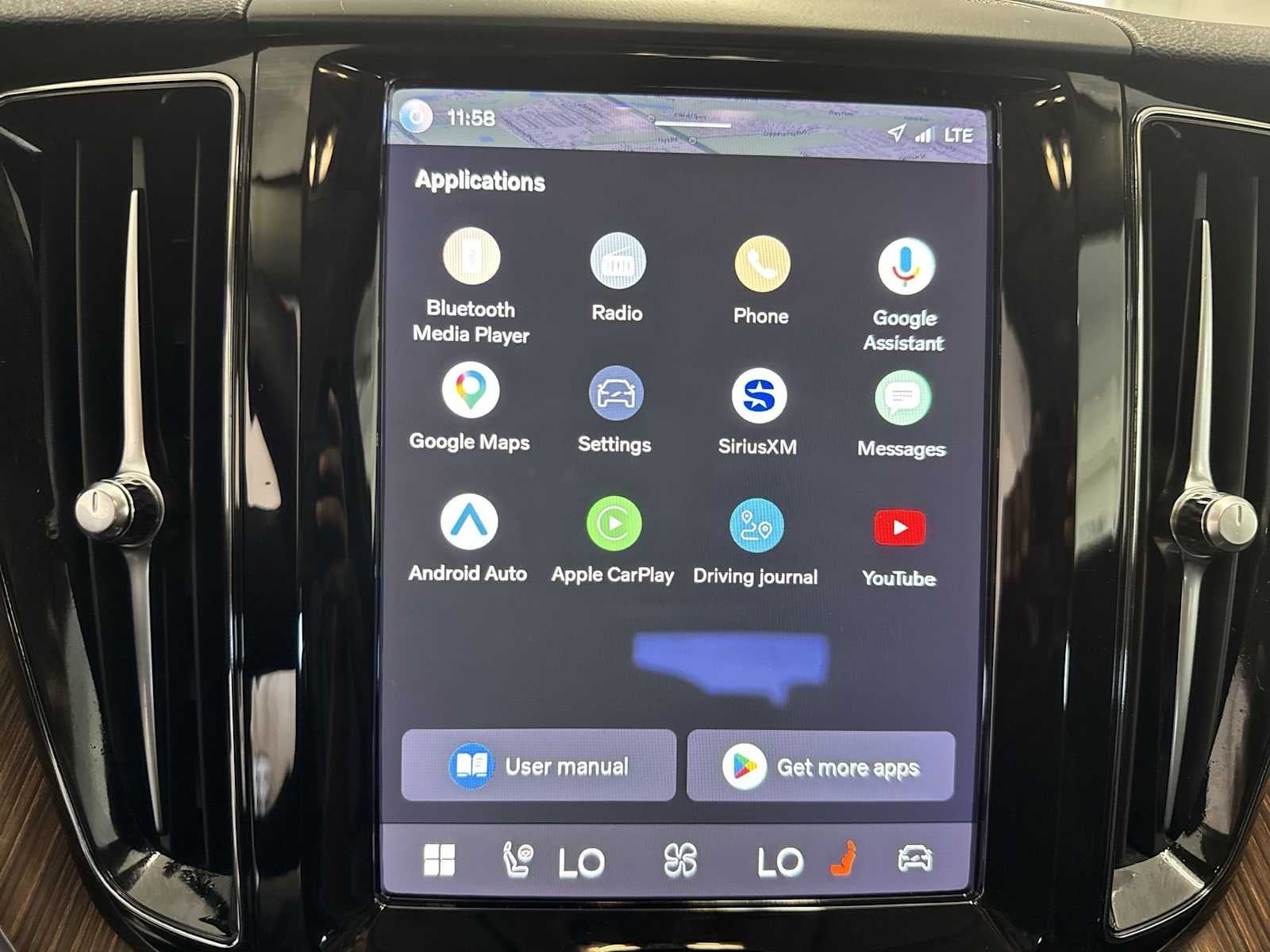 2023 Volvo XC60 Plus Dark Theme