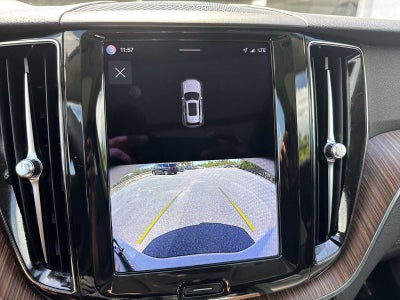2023 Volvo XC60 Plus Dark Theme