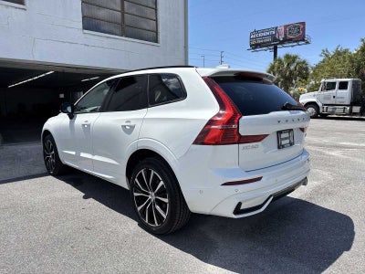 2023 Volvo XC60 Plus Dark Theme