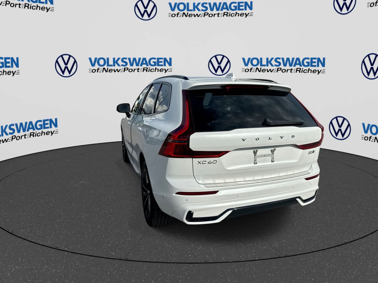 2026 Volvo XC60 Plus