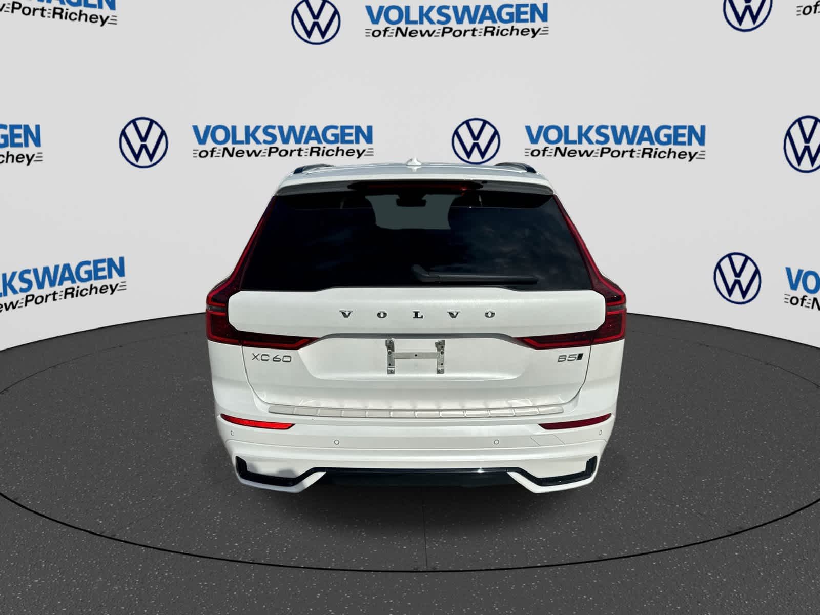 2026 Volvo XC60 Plus