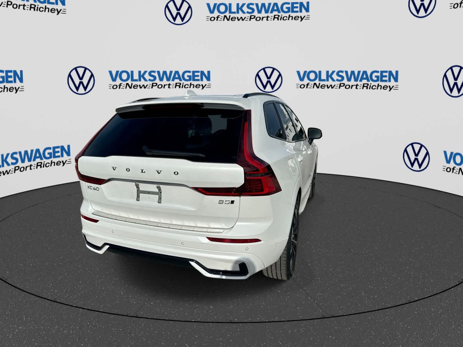 2026 Volvo XC60 Plus