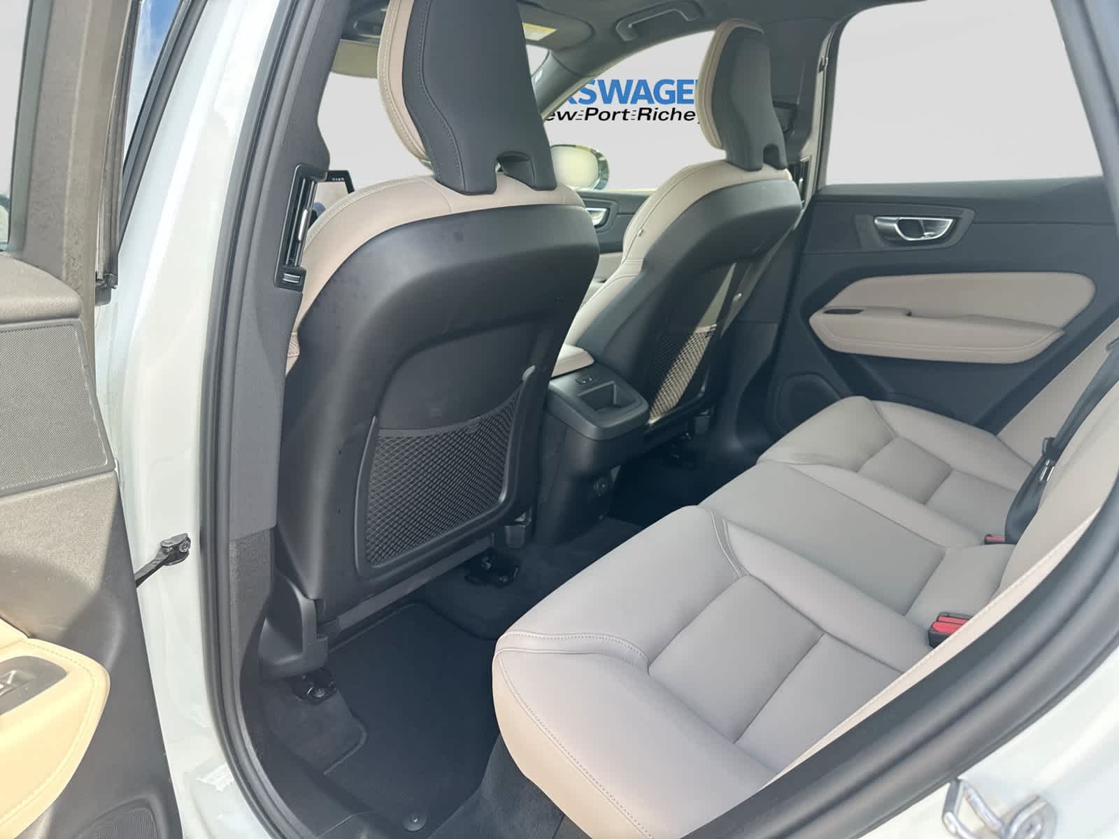2026 Volvo XC60 Plus