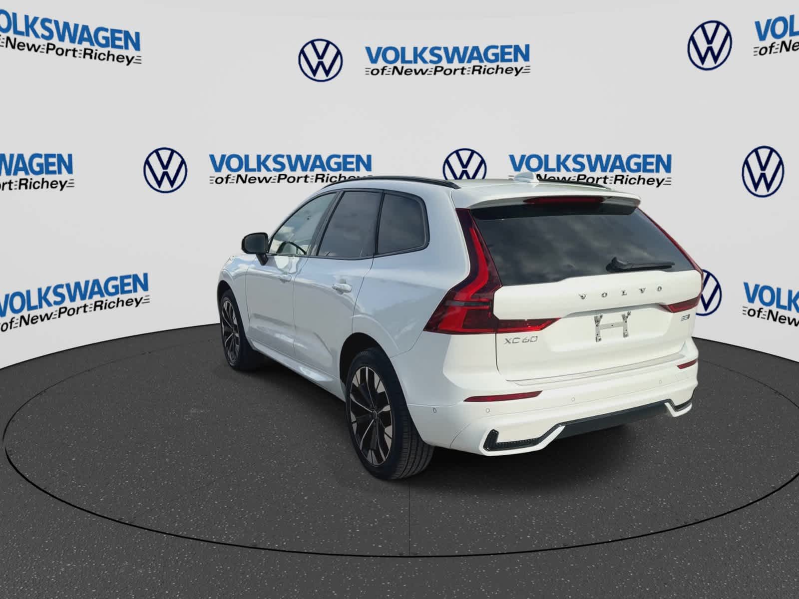 2026 Volvo XC60 Plus