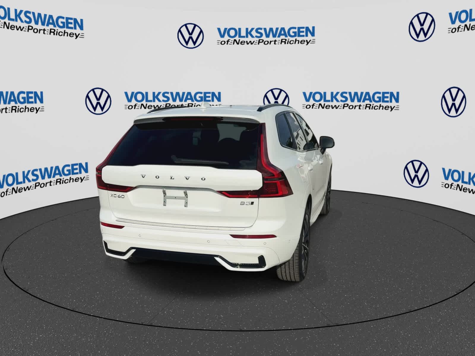 2026 Volvo XC60 Plus